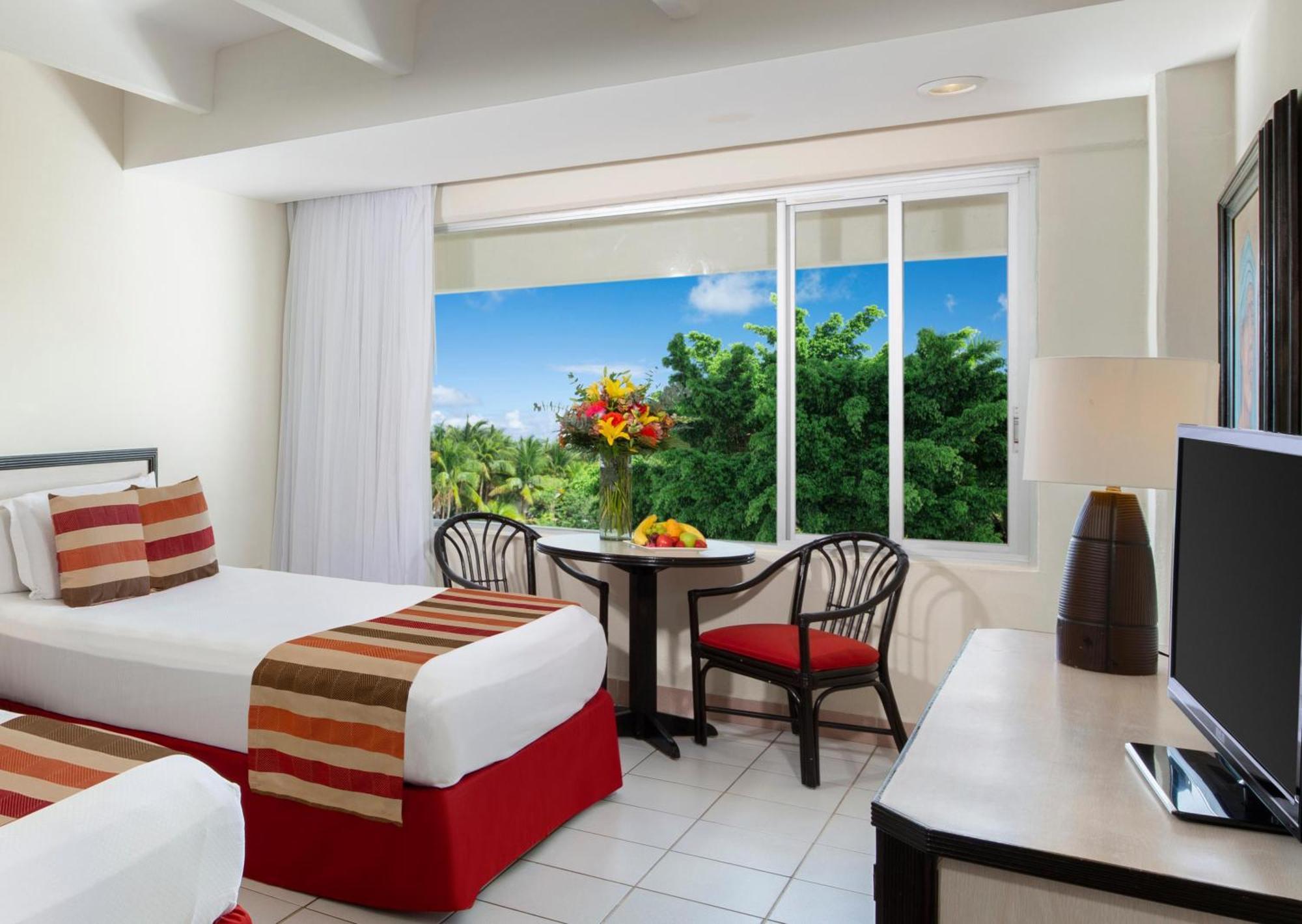 โอเอซิส ปาล์ม - ออล อินคลูซีฟ Hotel แคนคูน ภายนอก รูปภาพ