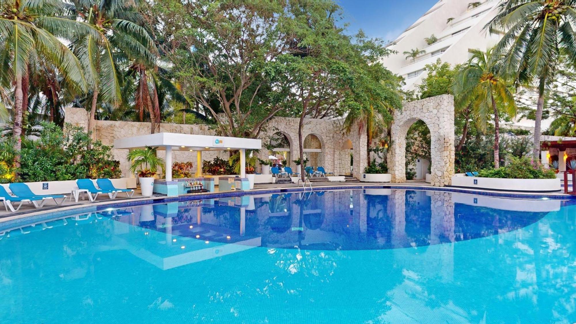 โอเอซิส ปาล์ม - ออล อินคลูซีฟ Hotel แคนคูน ภายนอก รูปภาพ